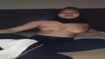 Bisikan Mesra Buka Baju Di Depan Pacar Sange poster