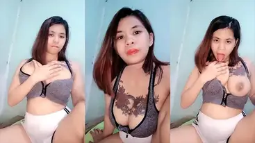 Duo Tante Montok Live Show Depan Kamera poster